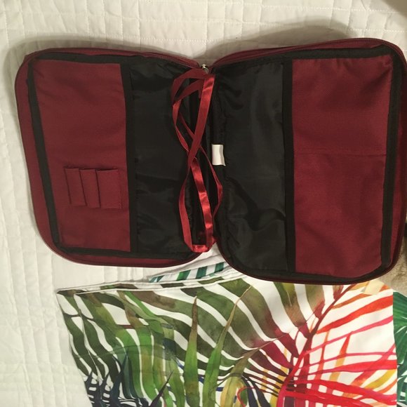 ZIPPERED BIBLE COVER - Picture 2 of 4